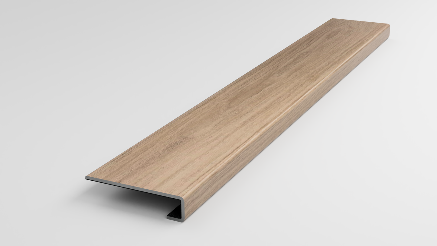 Floorte | Distinction Plus | Hazelnut Brown Stair Tread