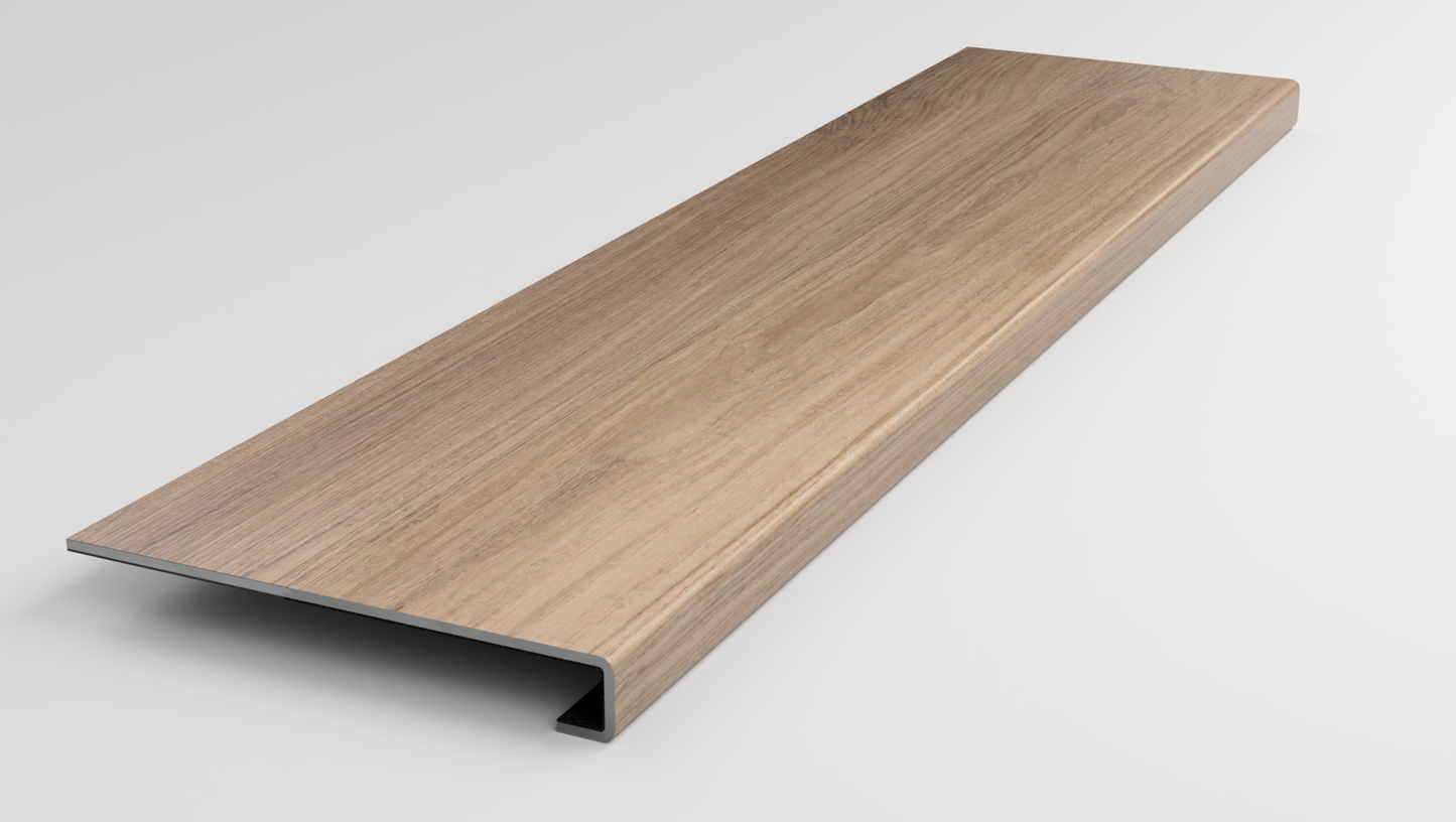 Floorte | Distinction Plus | Hazelnut Brown Stair Tread