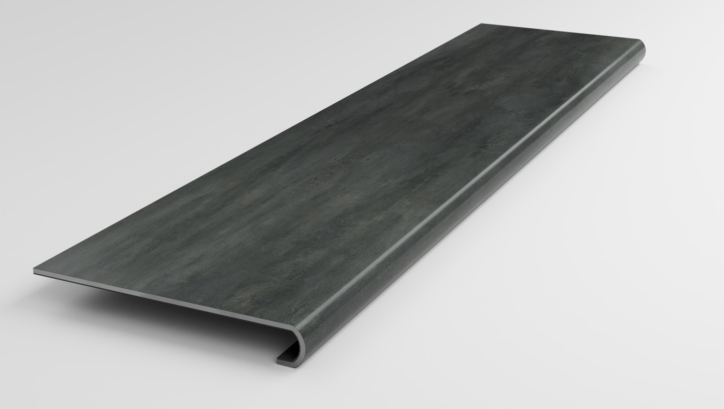 Bentwood Tile 5.0 | Onyx Stair Tread