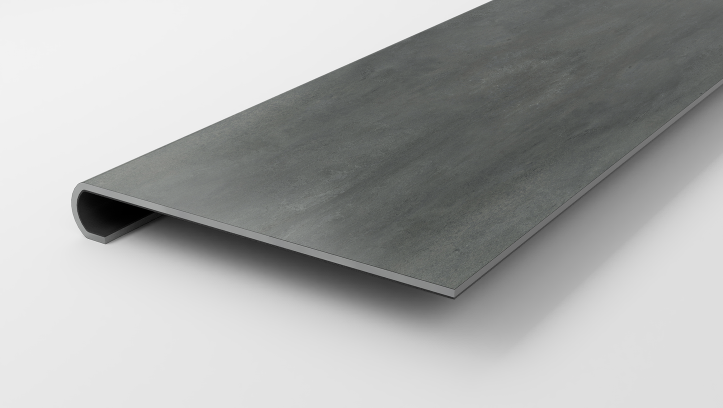 Bentwood Tile 5.0 | Onyx Stair Tread